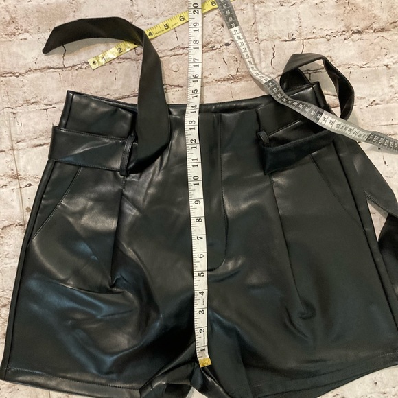 NWT ,fashion original design black faux leather shorts high waisted size … - Picture 15 of 16